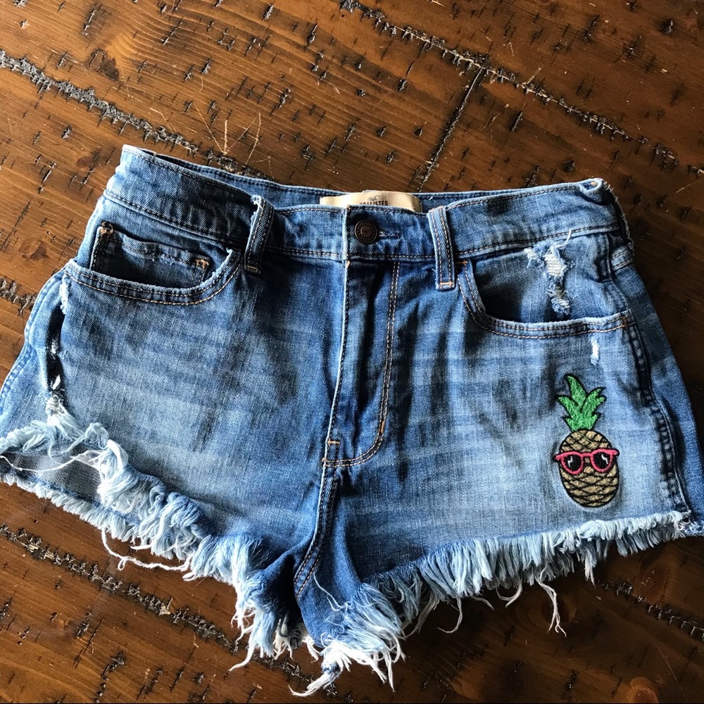 Hollister hi rise vintage shorts with pineapple